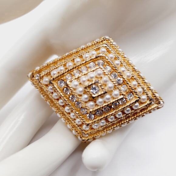 Vintage Jewelry - Vintage Rhinestone Faux Pearl Diamond Shaped Brooch Gold Tone Pin - 2 1/4 Inches